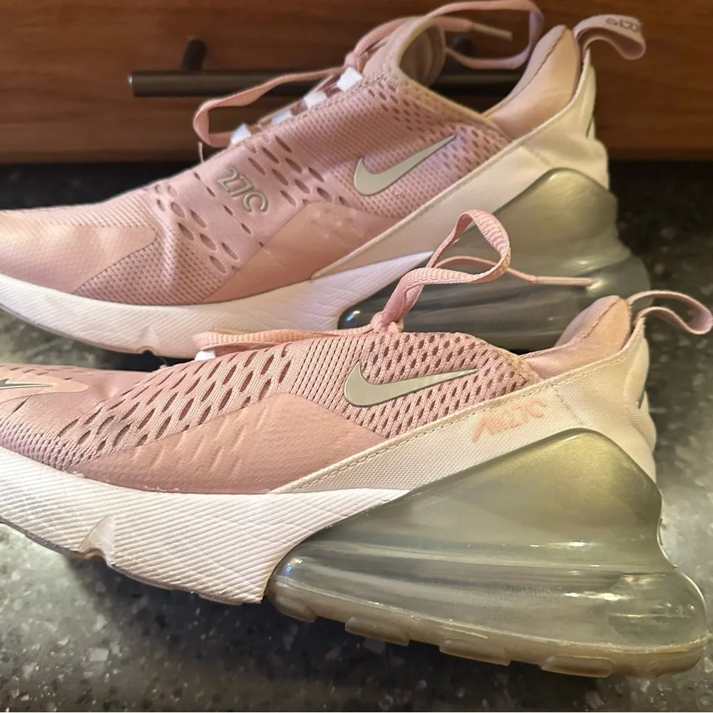 Nike Women's Pink Air Max 270 Sneakers size 10 women’s
